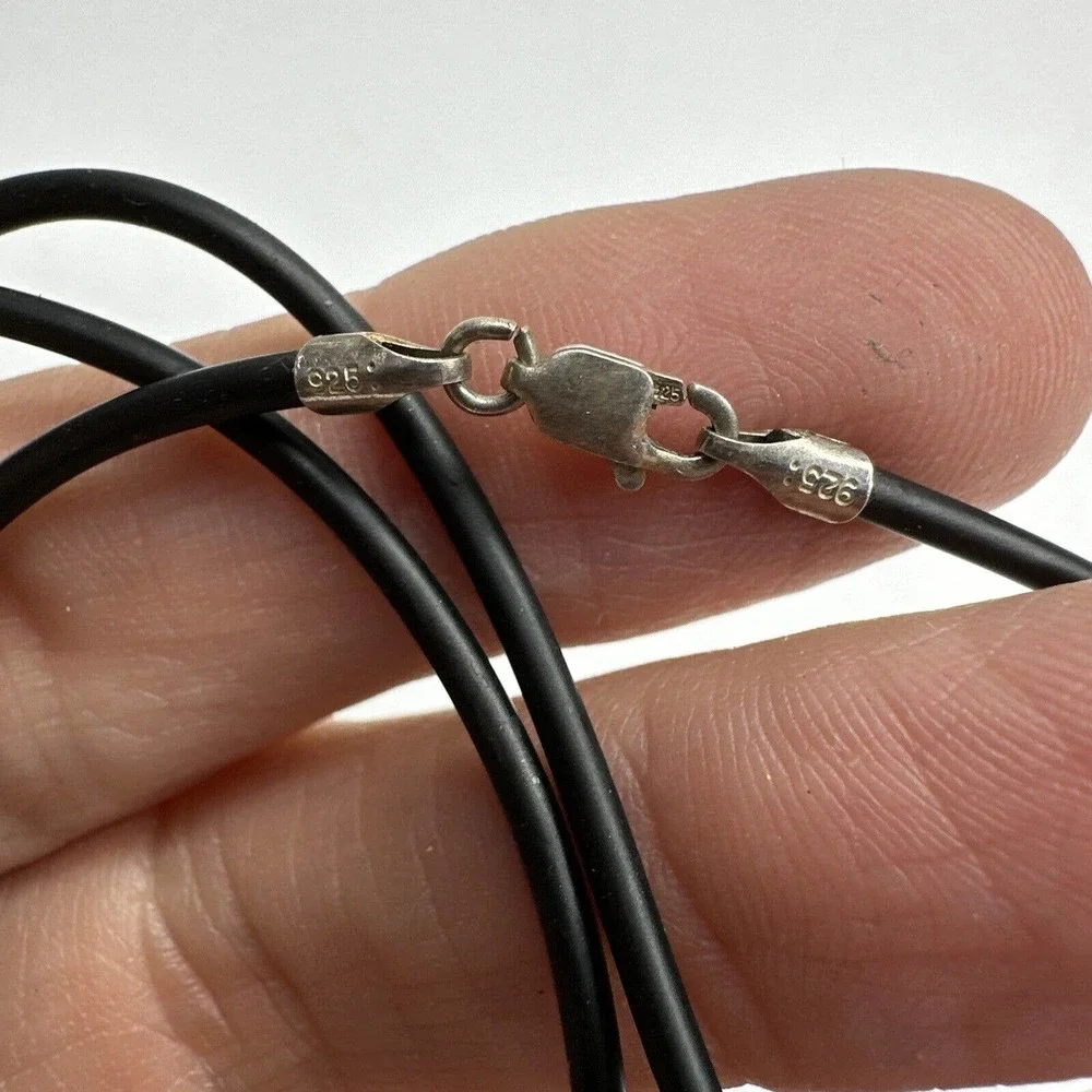 Zooma Atlanta 13.1 Silver Tone Charm 11/08/09 Race Necklace Black rope Sterling‎